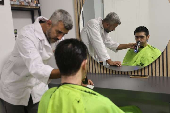 Hatay’da Umut Veren Değişim:  3 Yıl Sonra İlk Duş, İlk Tıraş 4